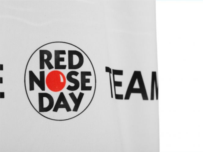 Laufoutlet - RED NOSE DAY Kurzarm T-Shirt - Setz ein Zeichen mit Deinem persönlichen Red Nose Day Shirt von TAO! - white